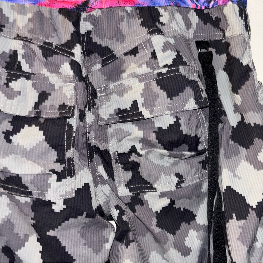 Zumba Fitness Camouflage Joggers with Pink Waistband Women’s small - Picture 7 of 9